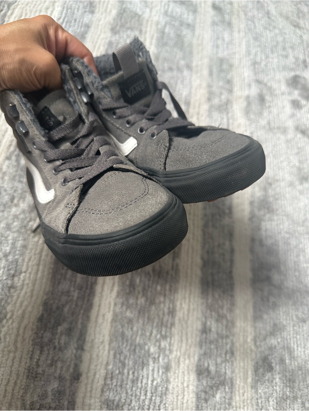 Vans - Picture 2 of 8